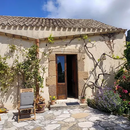 Casa Adriana Affascinante Casa In Pietra Horská chata Buseto Palizzolo